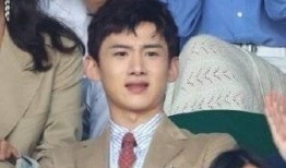 娱乐吃瓜蜀黍白敬亭,娱乐吃瓜蜀黍的甜蜜与苦涩